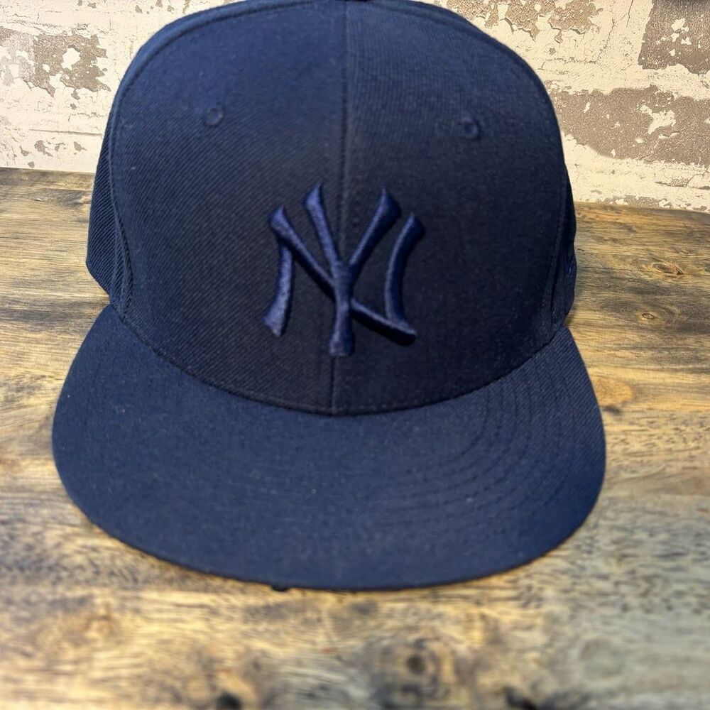 Vintage Rare Navy on Navy New York Yankees Fitted 7 1/4 Baseball Hat Cap Lid